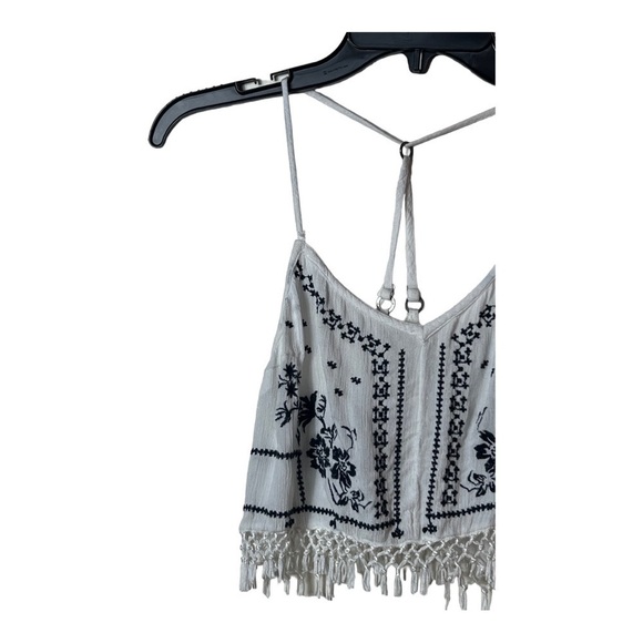 0596. HOLLISTER FRINGE CROP TOP‎ SIZE MEDIUM WHITE/NAVY BLUE EMBROIDERED - Picture 3 of 7